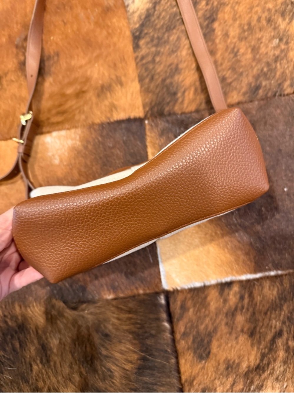 Cuyana Mini Paloma Linen Crossbody - Picture 4 of 9